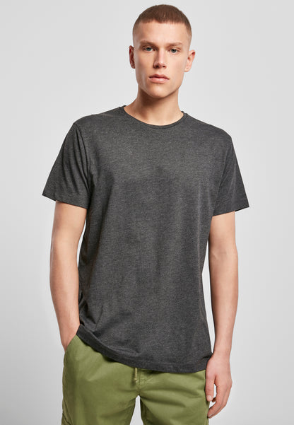 Light T-Shirt Round Neck in Charcoal, getragen