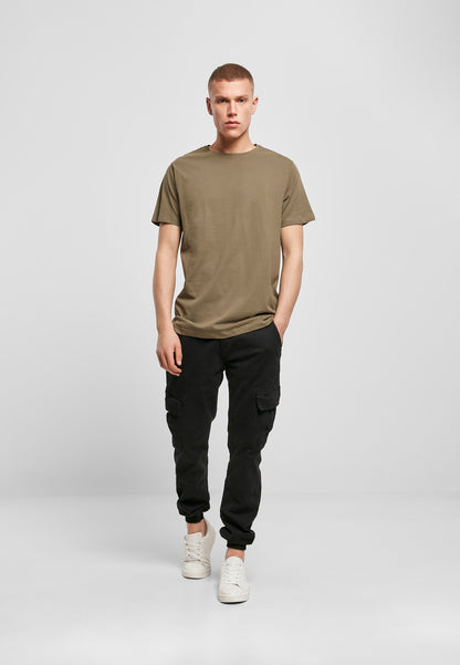 Light T-Shirt Round Neck in Olive, getragen