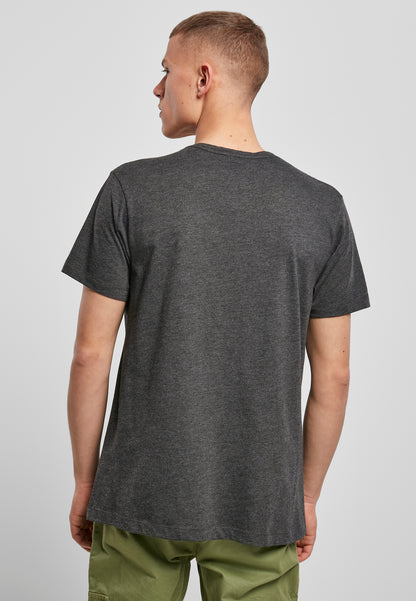 Light T-Shirt Round Neck in Charcoal, getragen