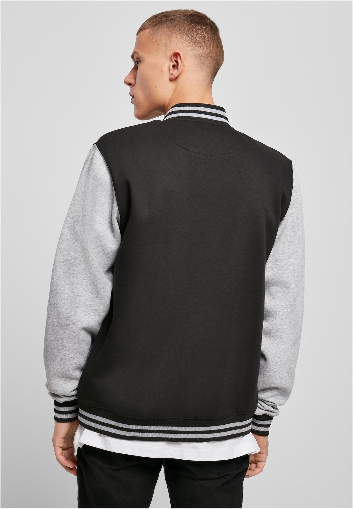 Sweat College Jacket in Black-H.Grey, getragen
