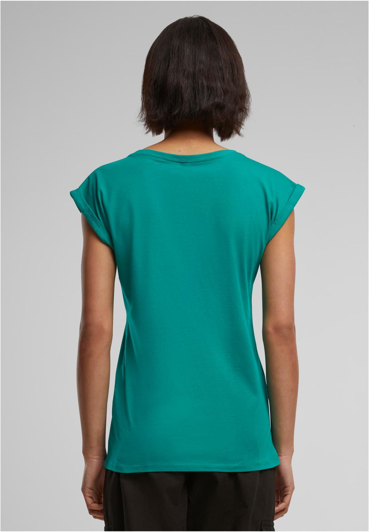 Ladies Extended Shoulder Tee in Forest Green, getragen