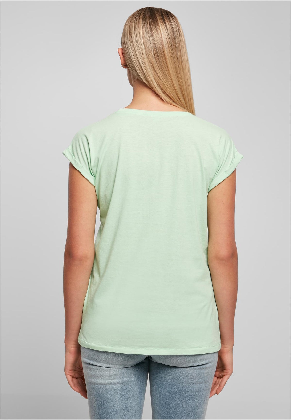 Ladies Extended Shoulder Tee in Neo Mint, getragen