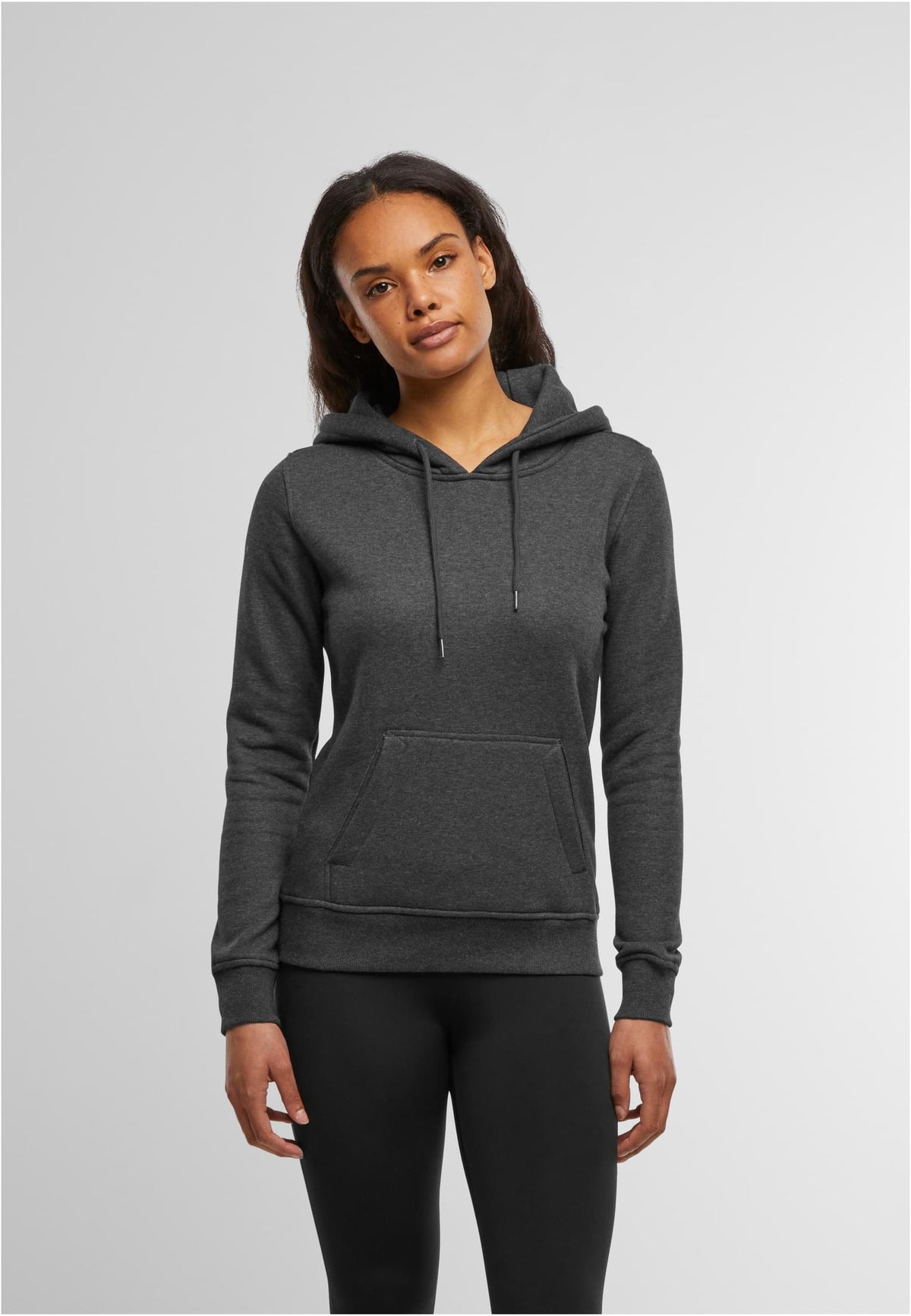 Ladies Heavy Hoody in Charcoal, getragen