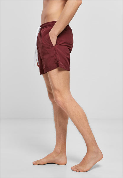 Swim Shorts in Cherry, getragen