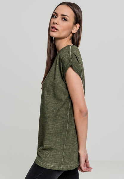 Ladies Spray Dye Extended Shoulder Tee in Olive, getragen