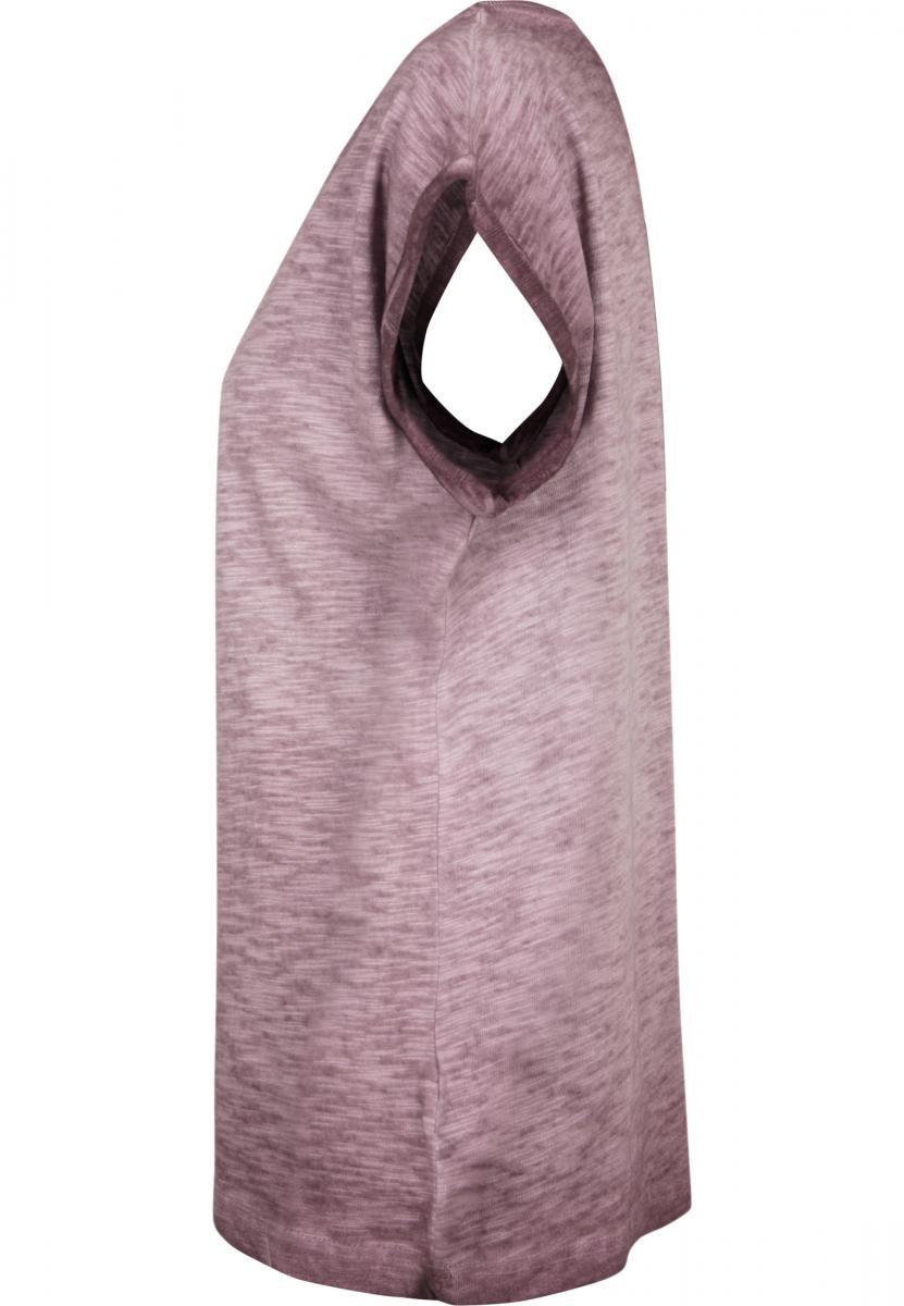 Ladies Spray Dye Extended Shoulder Tee in Burgundy, Detailansicht