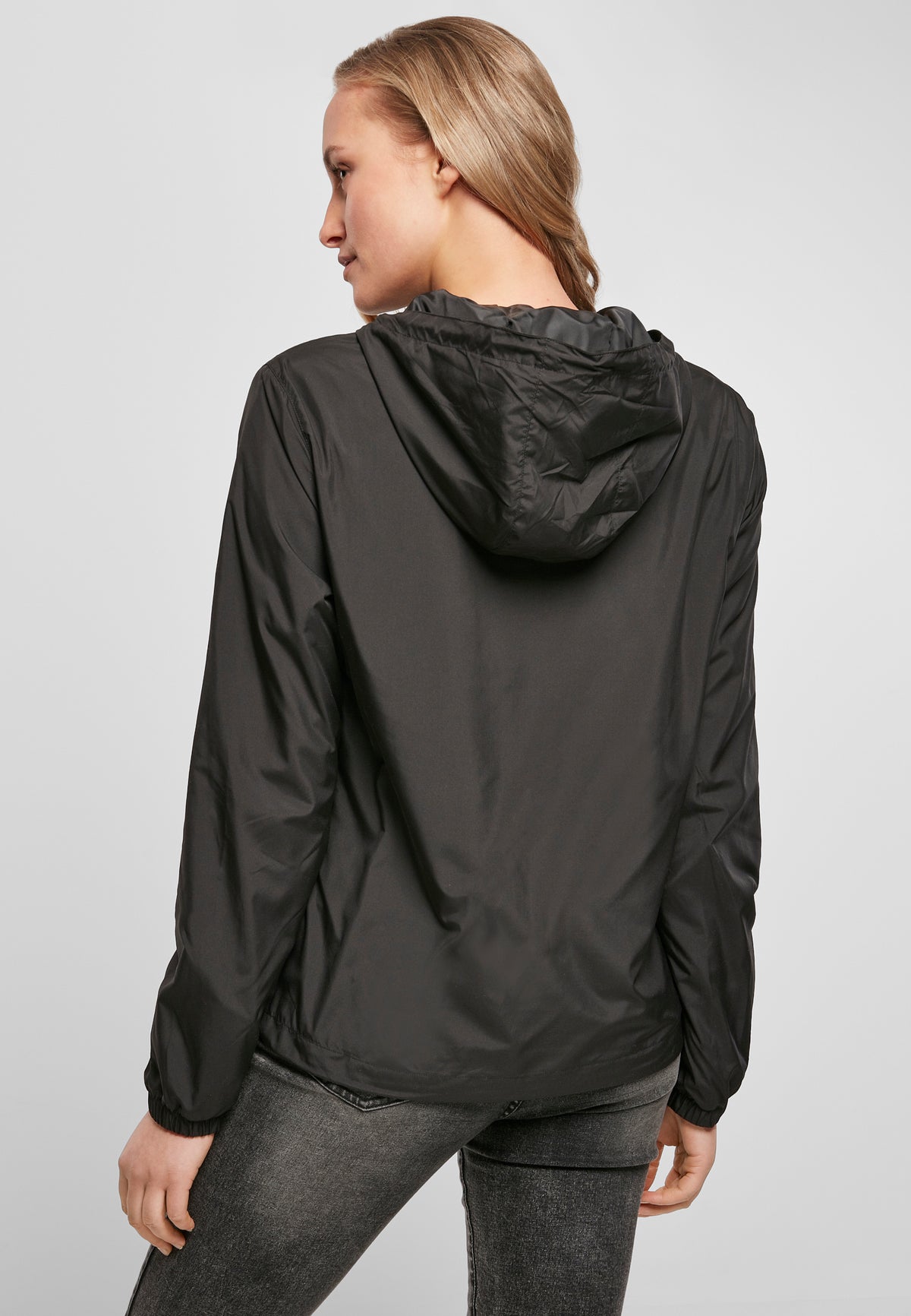 Ladies Basic Pull Over Jacket in Schwarz, getragen