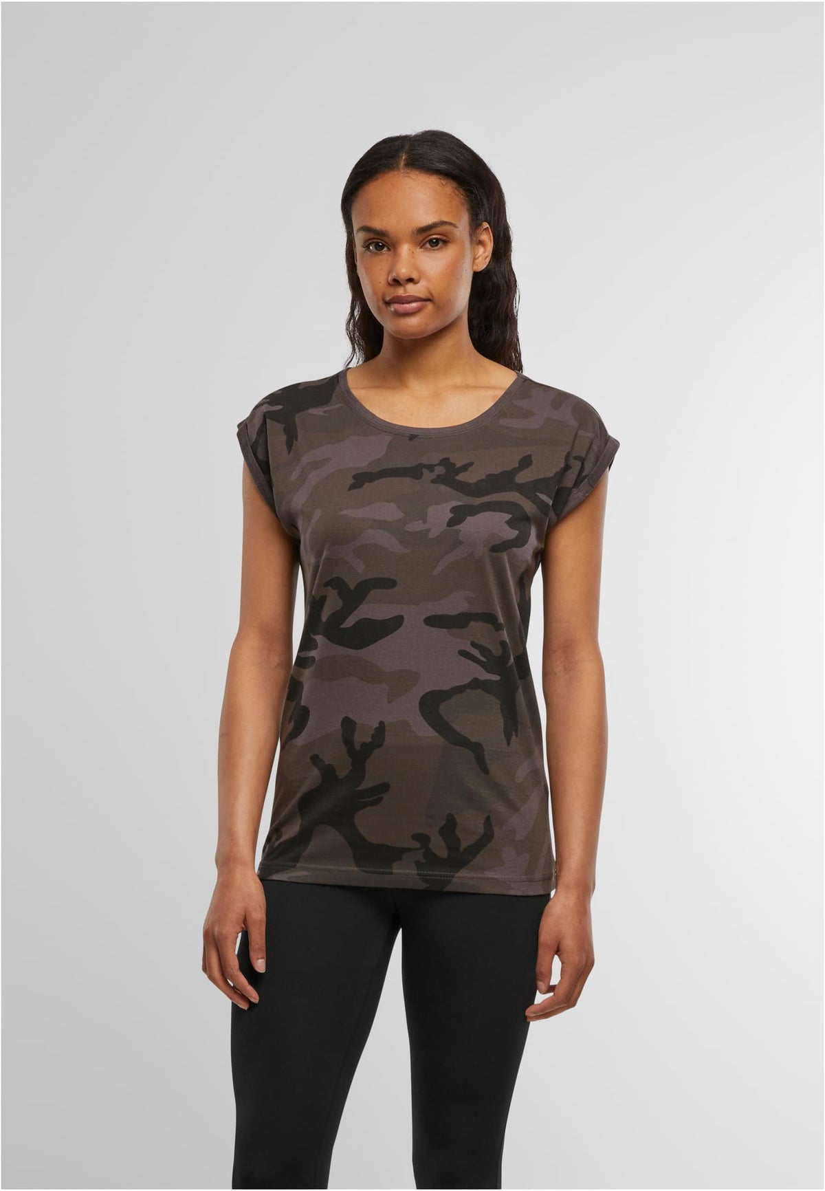 Ladies Extended Shoulder Camo Tee in Dark Camo, getragen