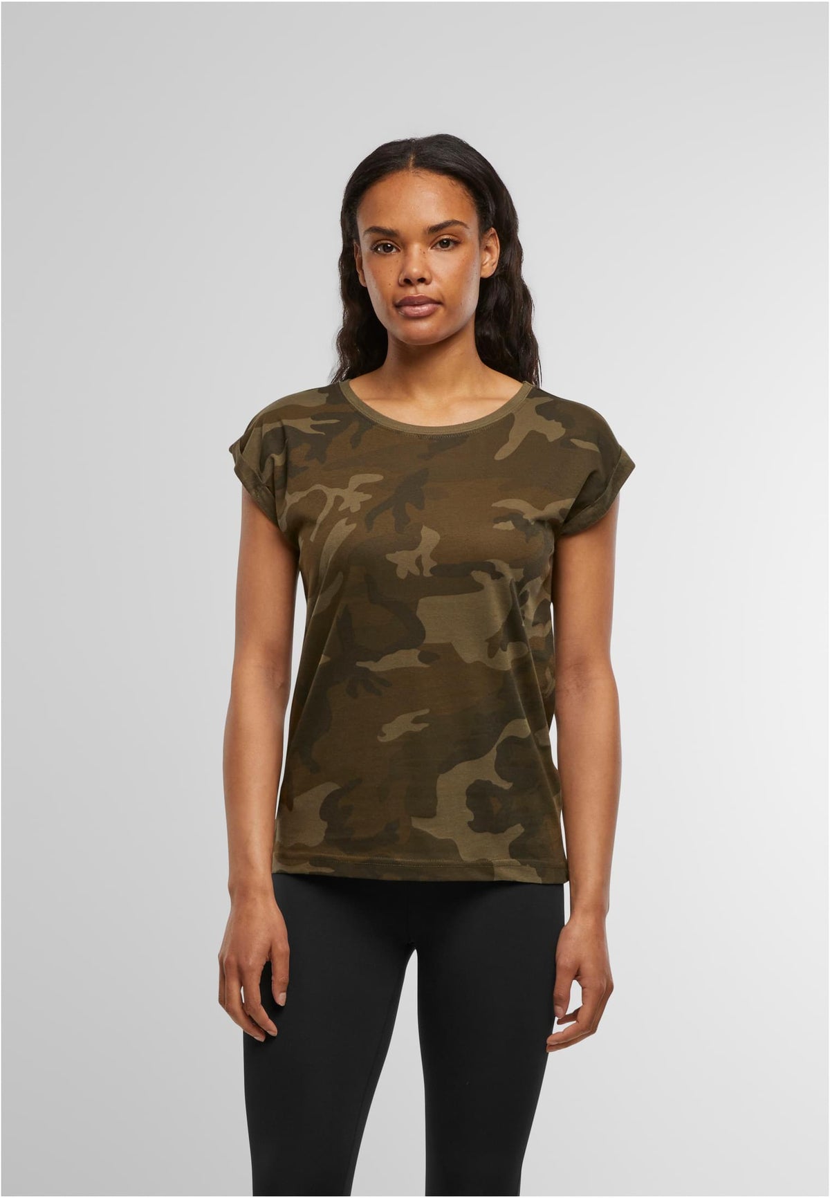 Ladies Extended Shoulder Camo Tee in Olive Camo, getragen