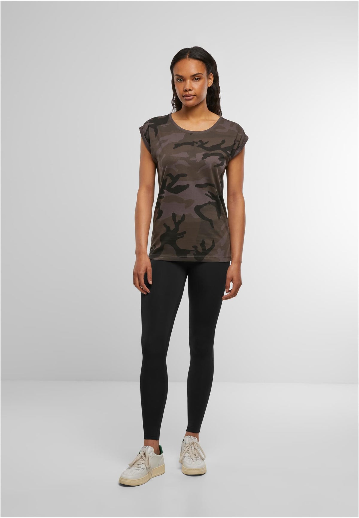 Ladies Extended Shoulder Camo Tee in Dark Camo, getragen
