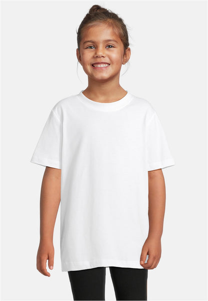 Kids Basic Tee in White, getragen