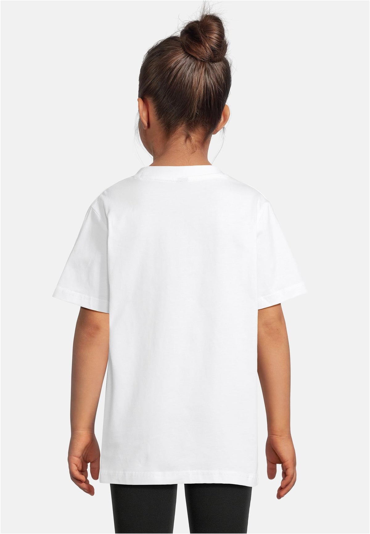 Kids Basic Tee in White, getragen
