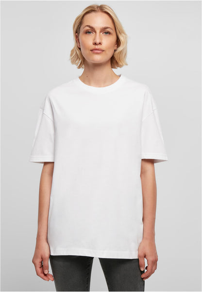 Ladies Oversized Boyfriend Tee in White, getragen