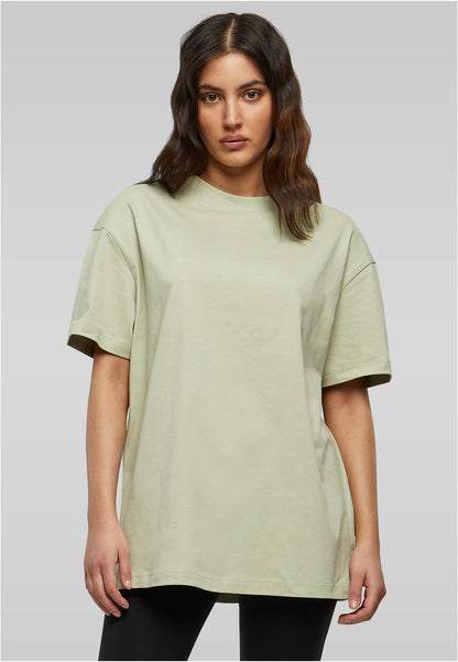 Ladies Oversized Boyfriend Tee in Soft Salvia, getragen