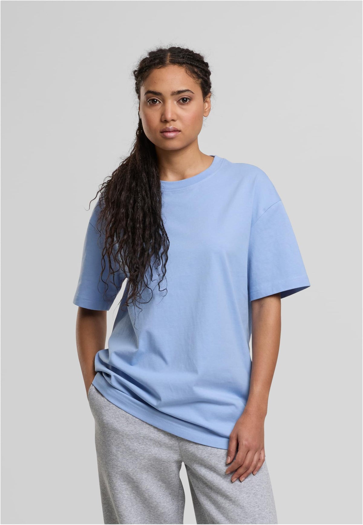 Ladies Oversized Boyfriend Tee in Powder Blue, getragen