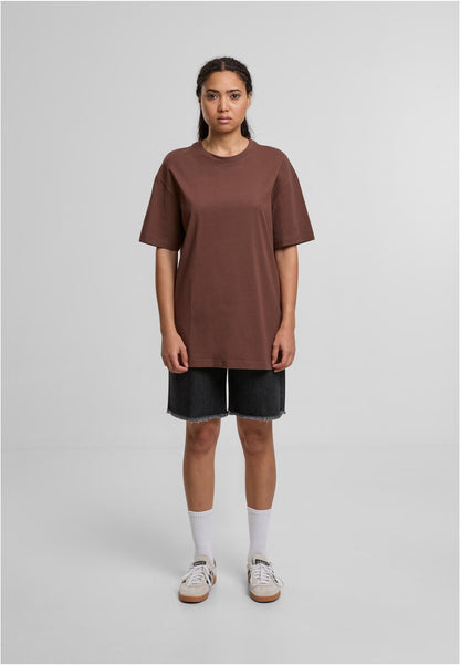 Ladies Oversized Boyfriend Tee in Chocolate Brown, getragen