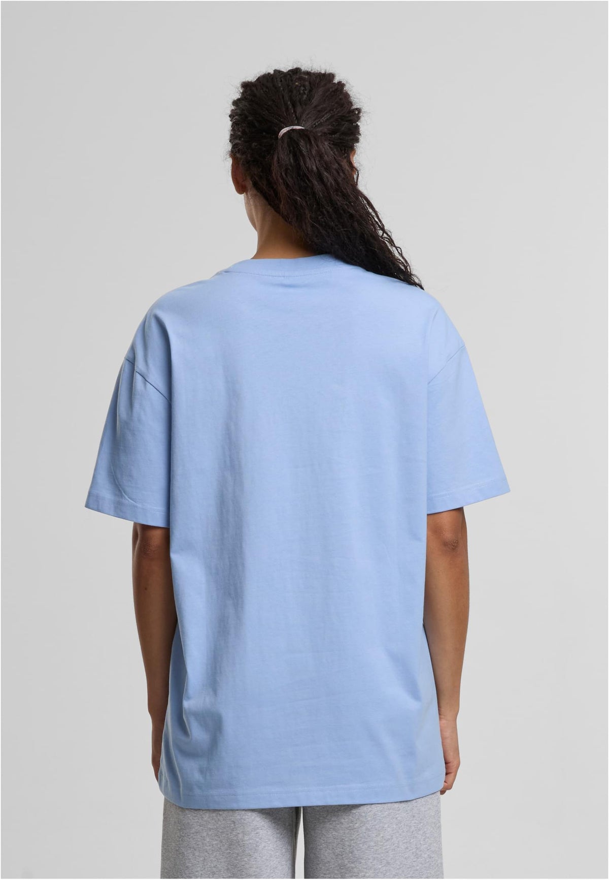 Ladies Oversized Boyfriend Tee in Powder Blue, getragen