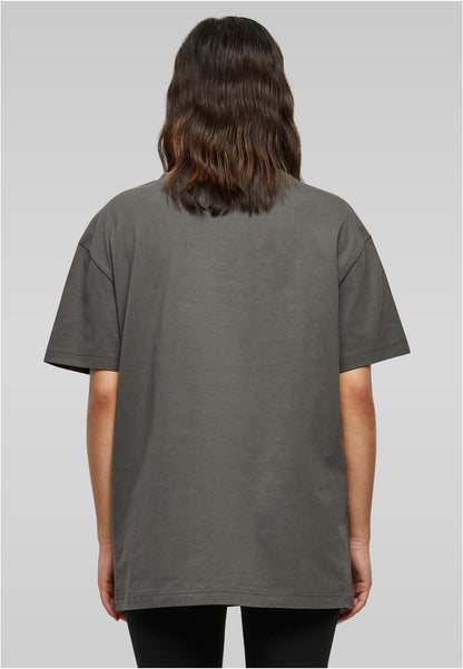 Ladies Oversized Boyfriend Tee in Dark Shadow, getragen