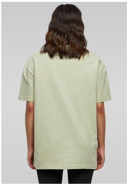 Ladies Oversized Boyfriend Tee in Soft Salvia, getragen