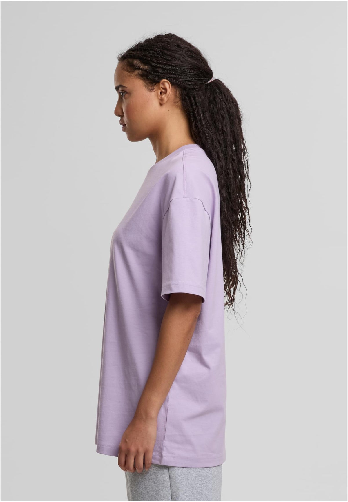 Ladies Oversized Boyfriend Tee in Lilac, getragen