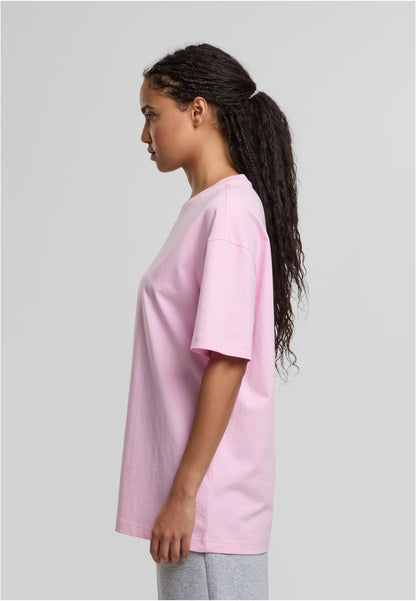 Ladies Oversized Boyfriend Tee in Soft Pink, getragen