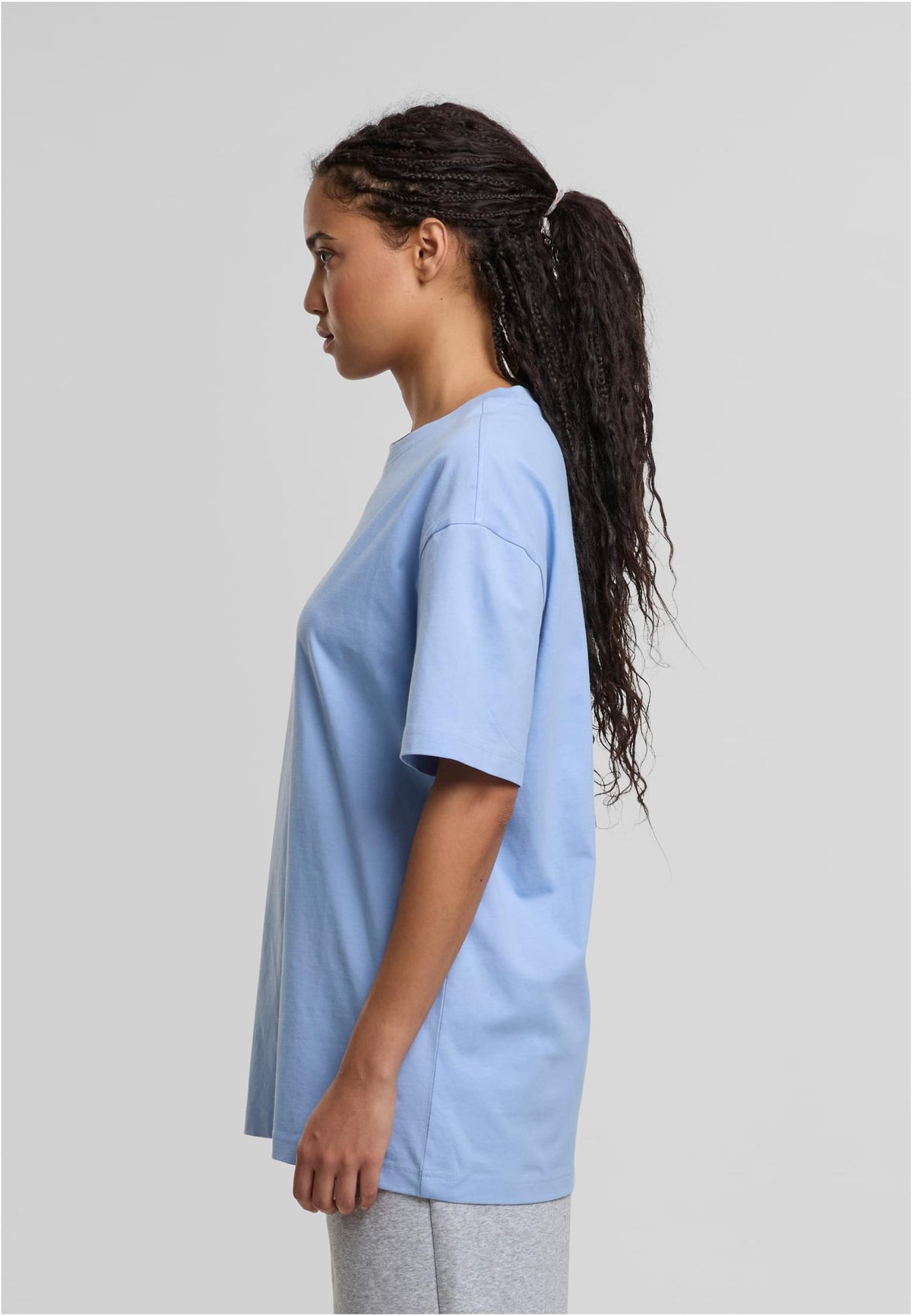 Ladies Oversized Boyfriend Tee in Powder Blue, getragen