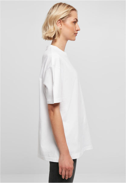 Ladies Oversized Boyfriend Tee in White, getragen