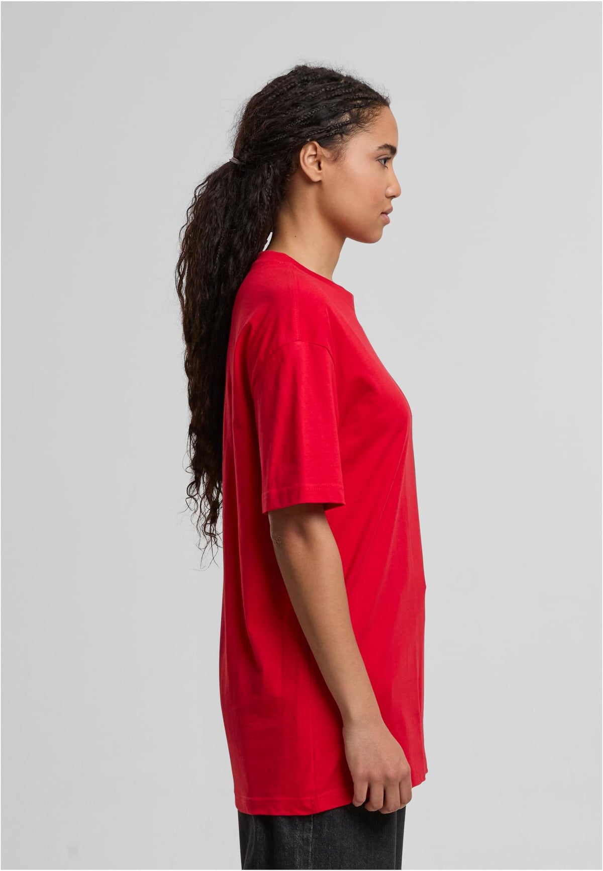 Ladies Oversized Boyfriend Tee in City Red, getragen