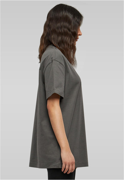 Ladies Oversized Boyfriend Tee in Dark Shadow, getragen