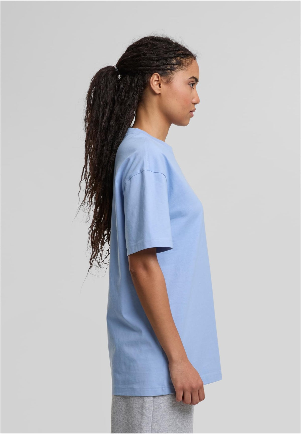 Ladies Oversized Boyfriend Tee in Powder Blue, getragen