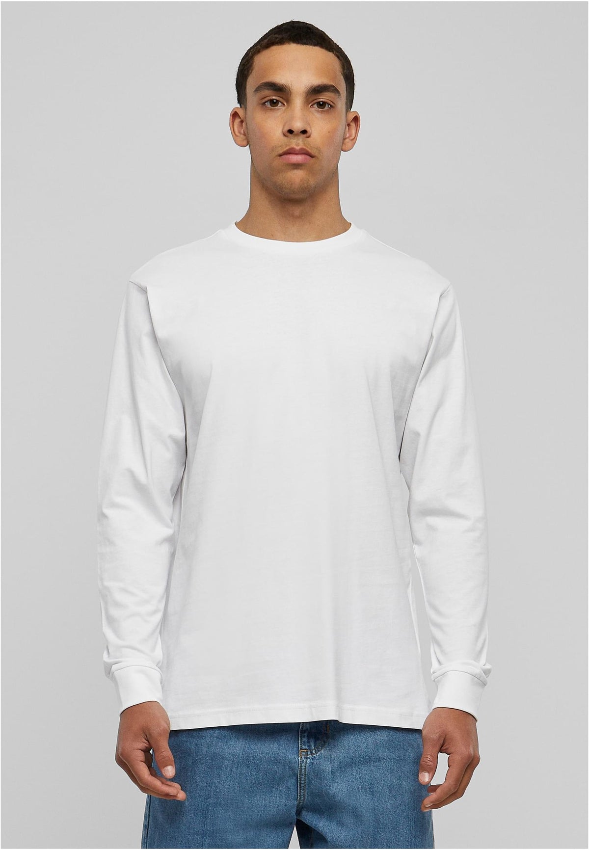 Essentials Longsleeve with Cuffrib in White, getragen