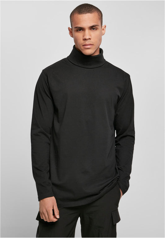 Turtle Neck LS in Schwarz, getragen