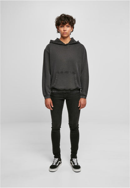 Ladies Acid Washed Oversize Hoody in Schwarz, getragen
