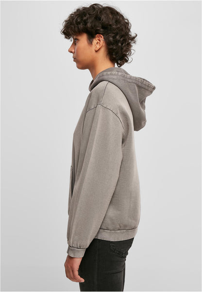 Ladies Acid Washed Oversize Hoody in Asphalt, getragen
