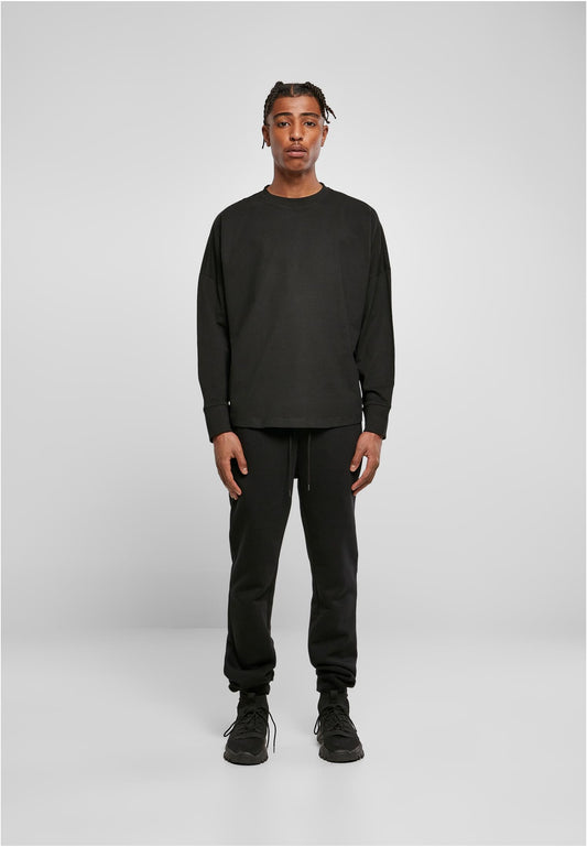 Oversized Cut On Sleeve Longsleeve in Schwarz, getragen