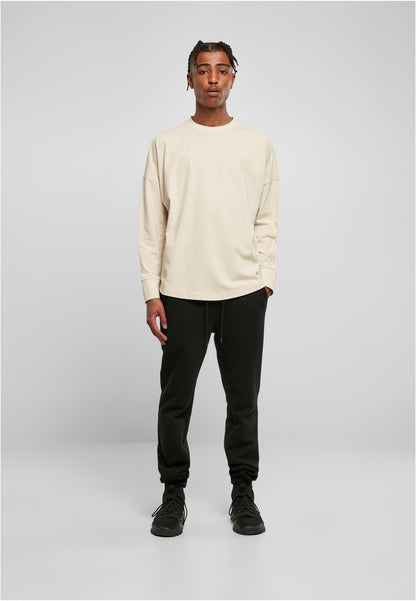 Oversized Cut On Sleeve Longsleeve in Sand, getragen