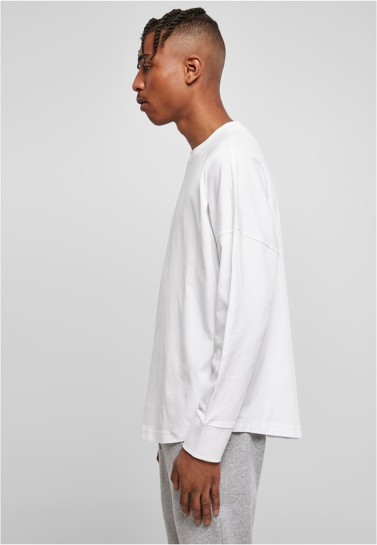 Oversized Cut On Sleeve Longsleeve in White, getragen
