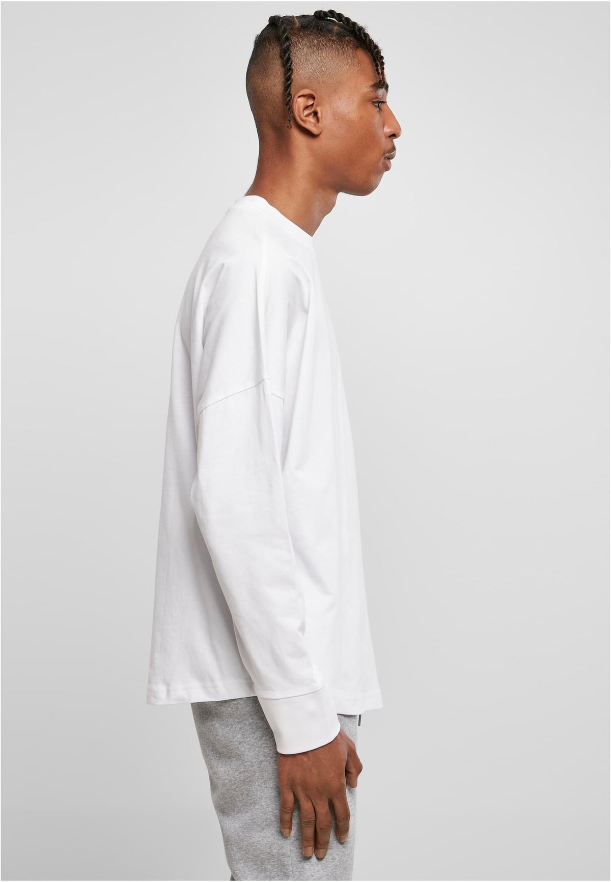 Oversized Cut On Sleeve Longsleeve in White, getragen