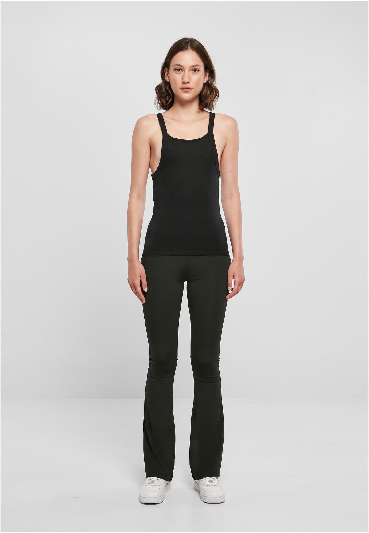 Ladies Everyday Top in Schwarz, getragen