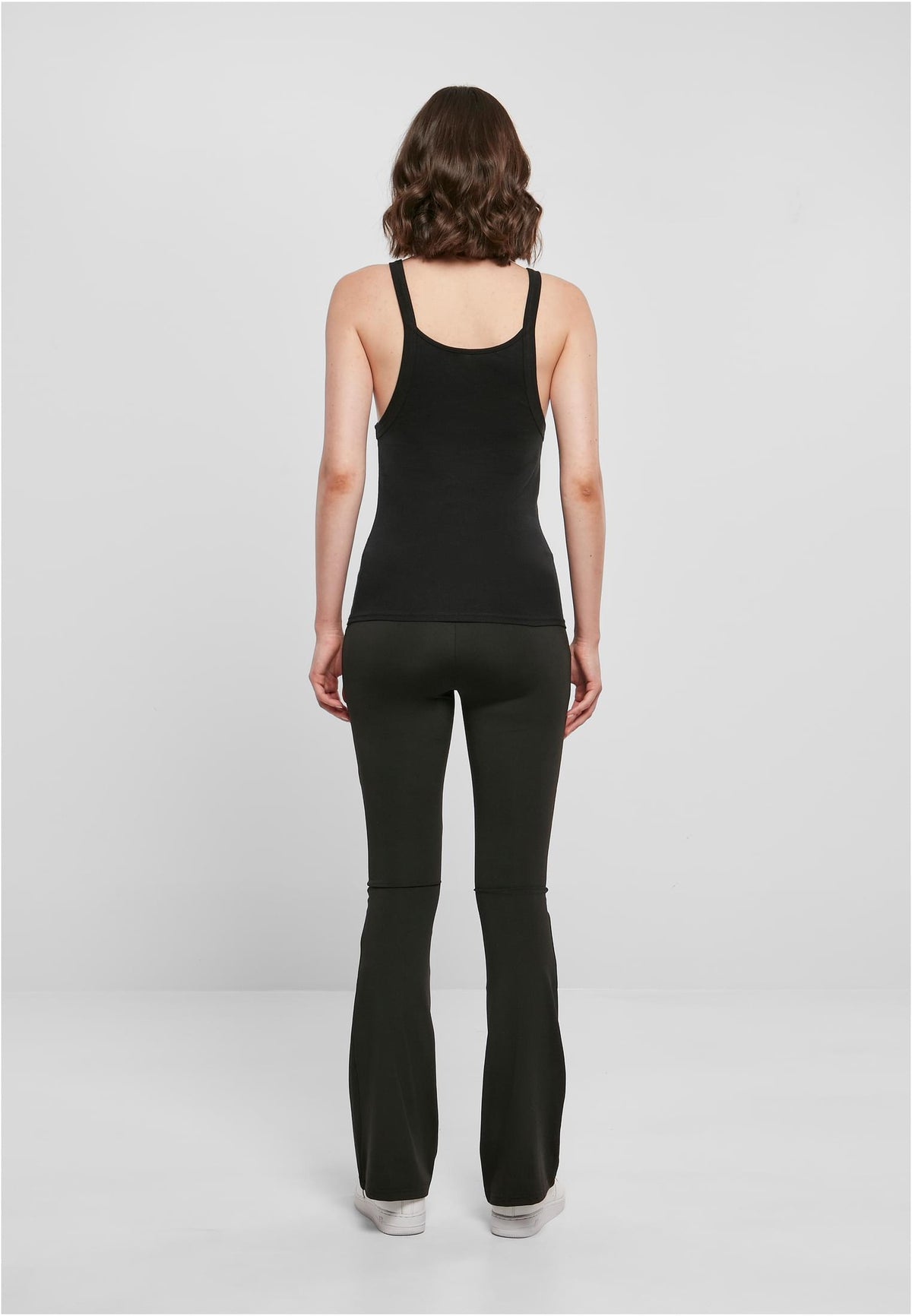 Ladies Everyday Top in Schwarz, getragen