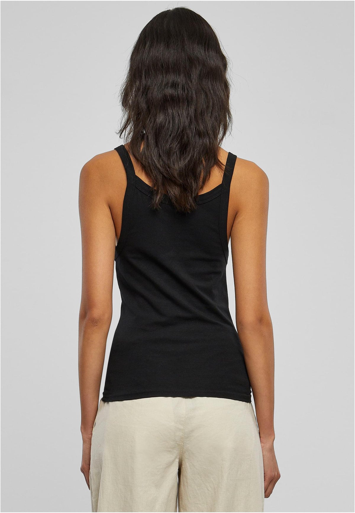 Ladies Everyday Top in Schwarz, getragen