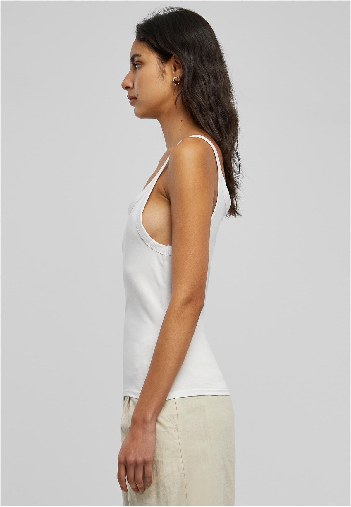 Ladies Everyday Top in White, getragen