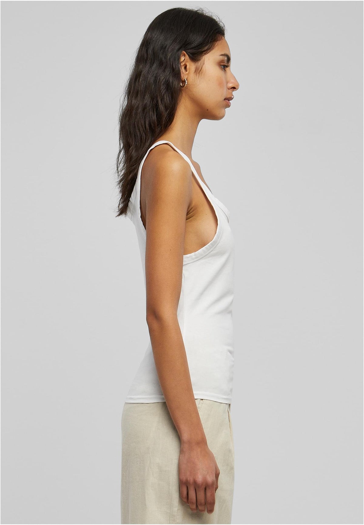 Ladies Everyday Top in White, getragen
