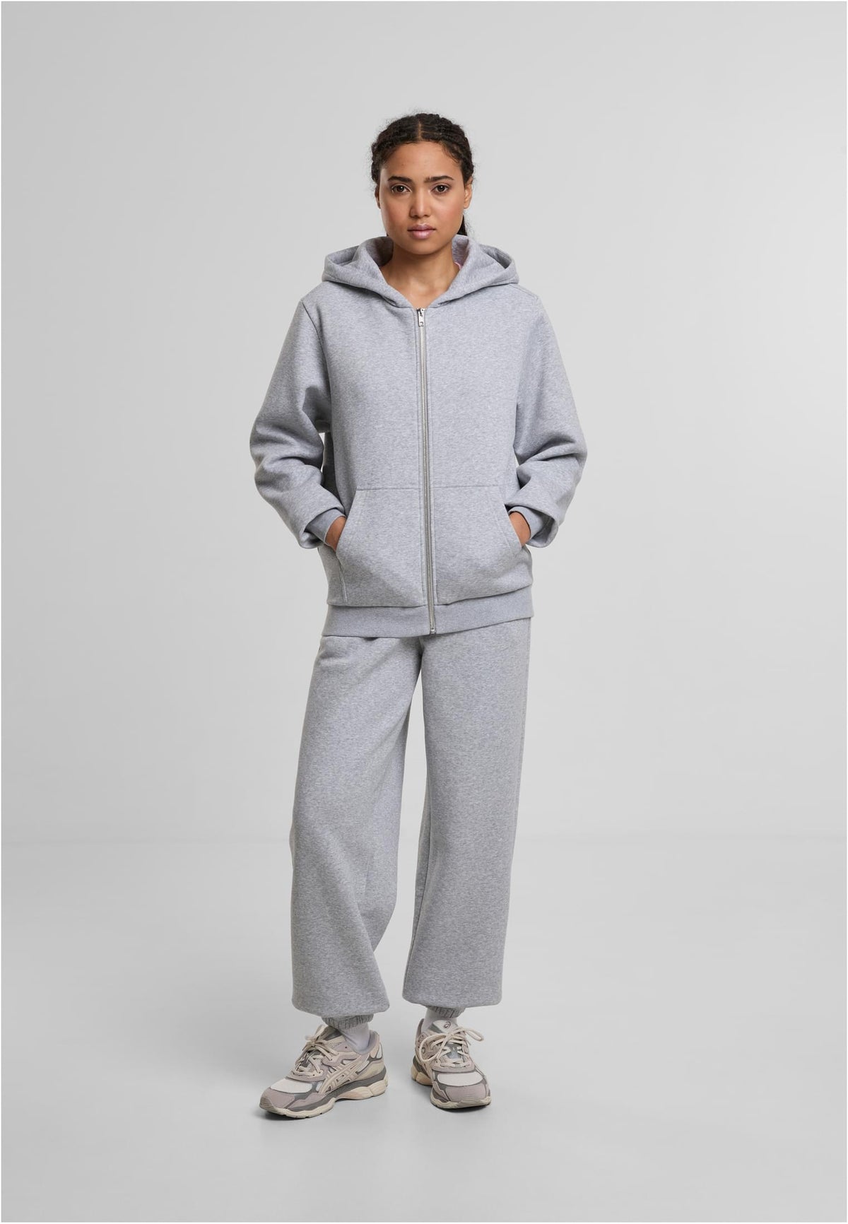 Ladies Fluffy Zip Hoody in Heather Grey, getragen
