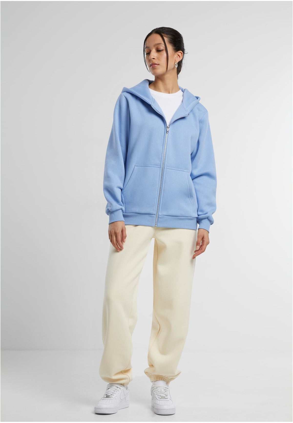 Ladies Fluffy Zip Hoody in Powder Blue, getragen