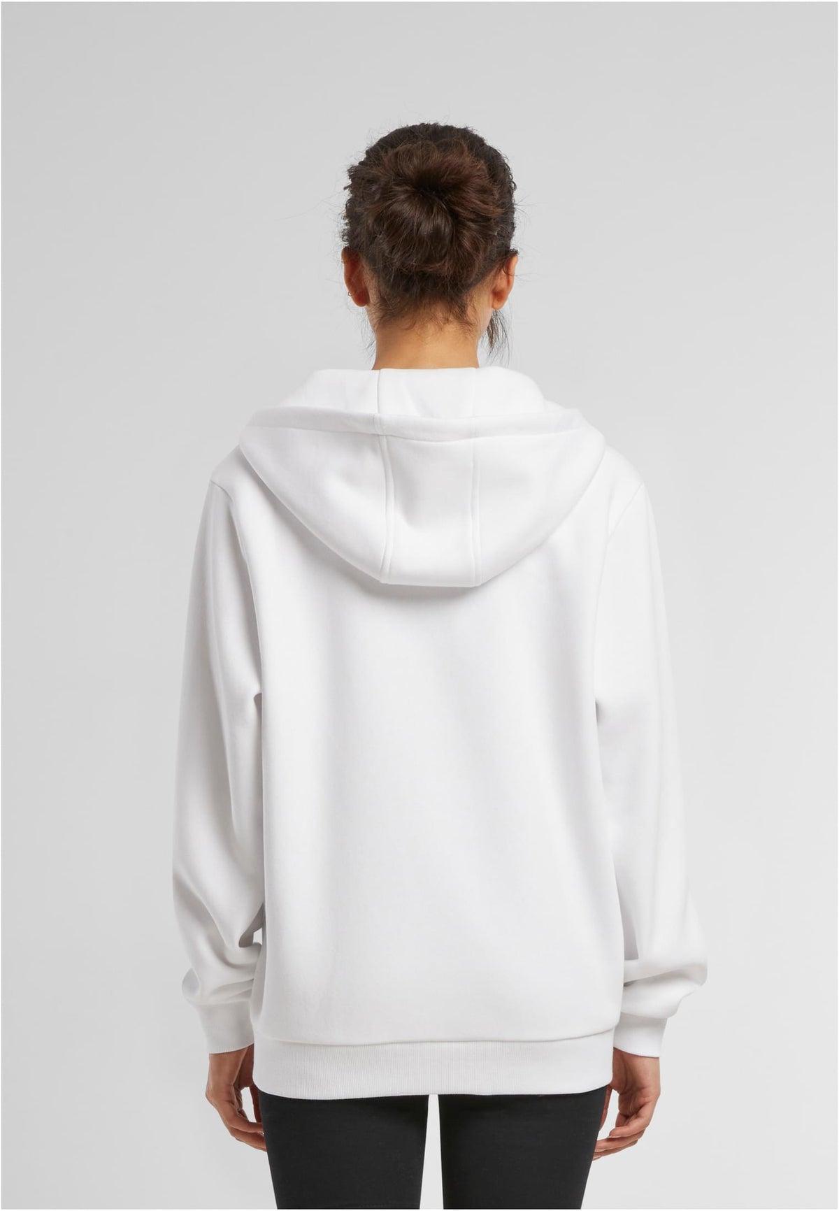 Ladies Fluffy Zip Hoody in White, getragen