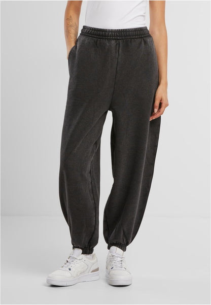 Ladies Vintage Heavy Sweatpants in Schwarz, getragen