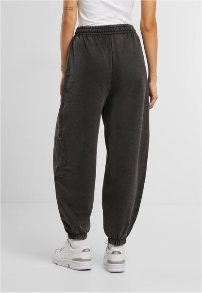 Ladies Vintage Heavy Sweatpants in Schwarz, getragen