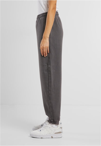 Ladies Vintage Heavy Sweatpants in Magnet, getragen
