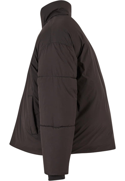 Oversized Puffer Jacket in Schwarz, Detailansicht